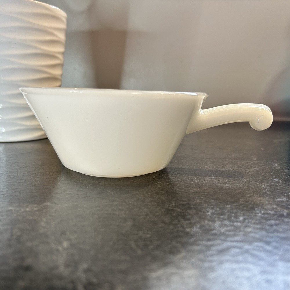 Vintage Fire‎ King Anchor Hocking Ovenware 14 White Milk Glass Bowl with Handle